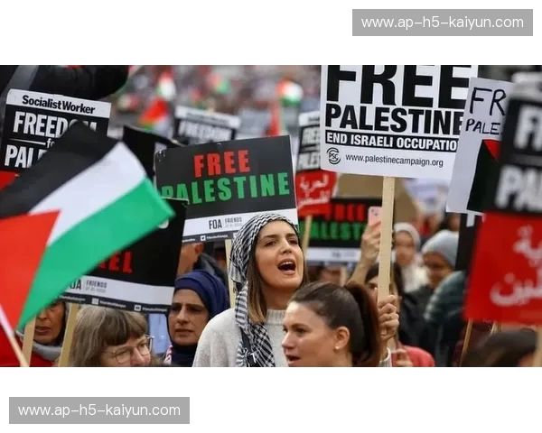 骷髅旗遇上陶瓷工：当汉堡红灯区的叛逆，撞上英格兰中部的冷雨夜